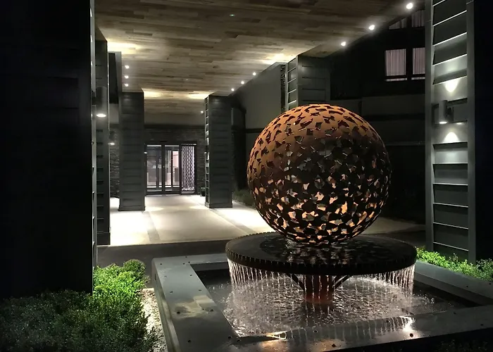 Boulevard Hotel